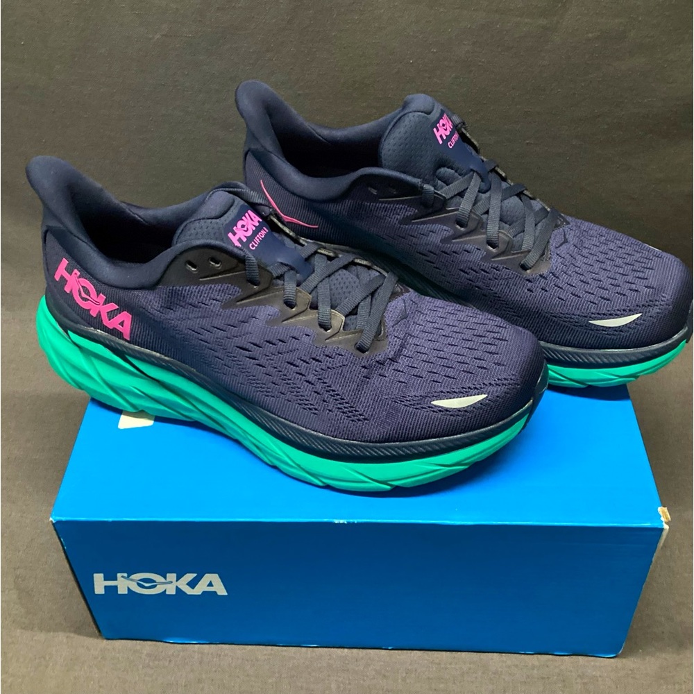 HOKA  CLIFTON 8 WOMEN’S SNEAKERS SIZE: 9.5 B COLOR: NAVY AND GREEN